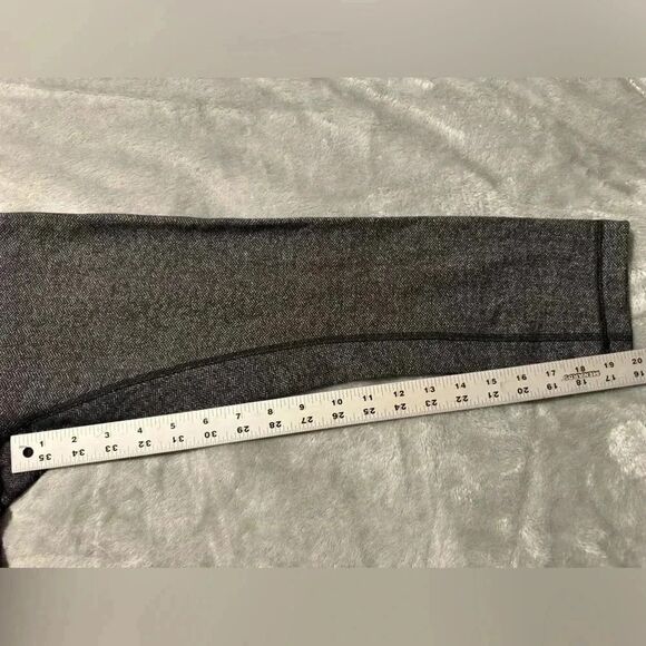 Lululemon Crop Legging Herringbone Gray and Black Size 6 - Picture 4 of 6